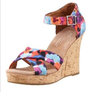 TOMS Strappy Canvas Floral Wedged Heels 8